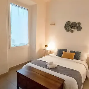 Charming & Spacious Florentine Just Two Mins From Tram Stop , Florencia Italia